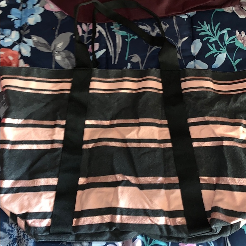 VS tote